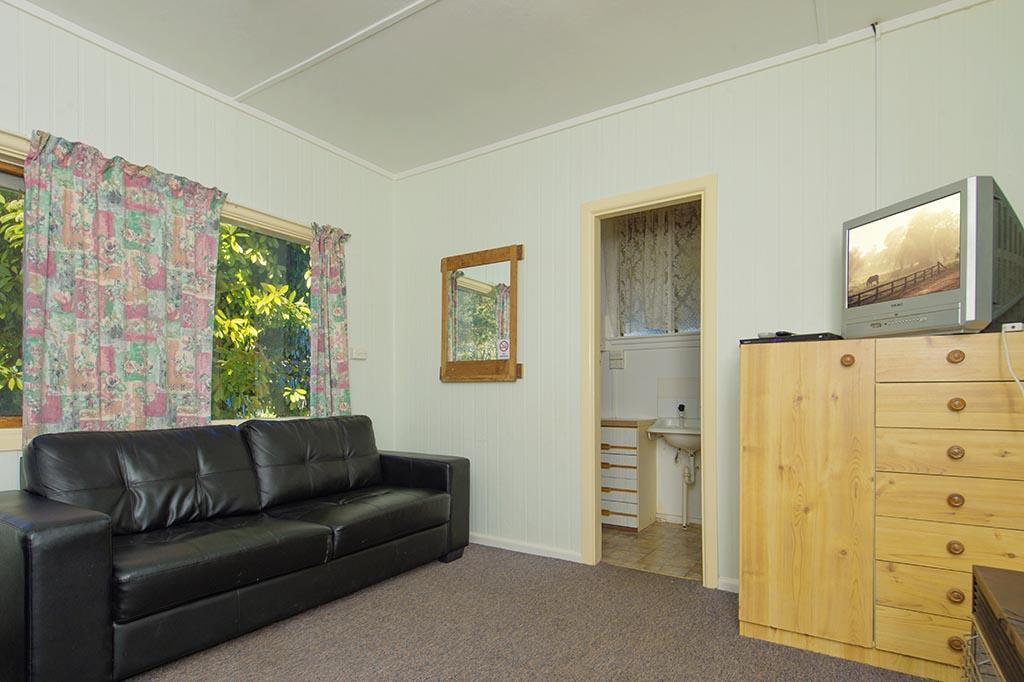 Rainbow Pines Tourist Caravan Park Adaminaby Exteriör bild
